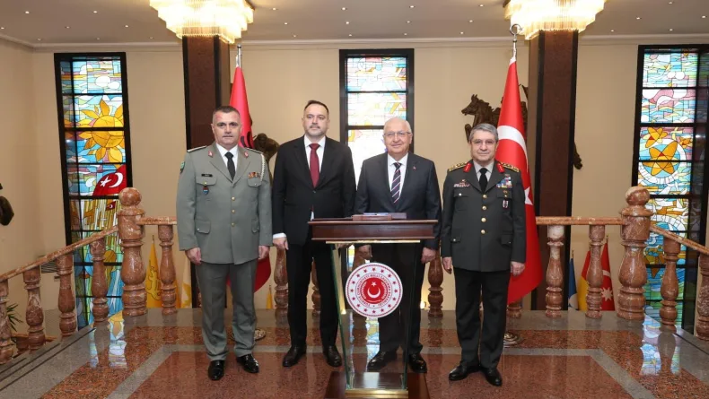 Bakan Güler, Arnavut mevkidaşı Nufi ile bir araya geldi (2)