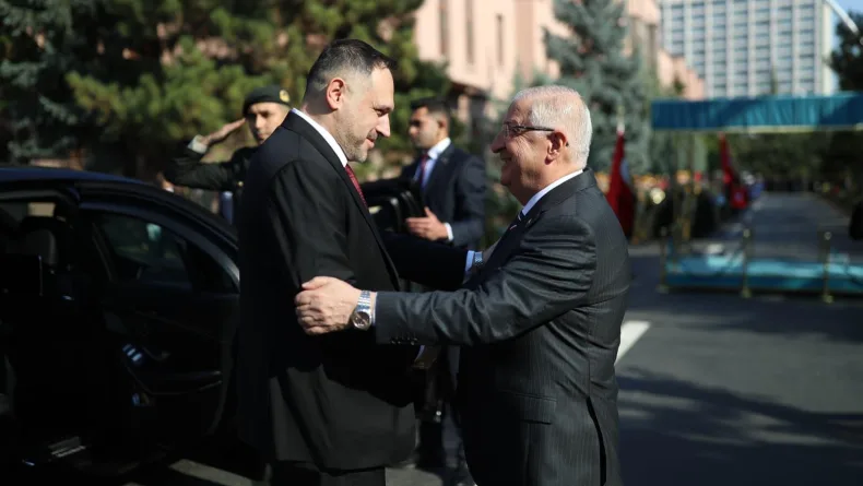 Bakan Güler, Arnavut mevkidaşı Nufi ile bir araya geldi