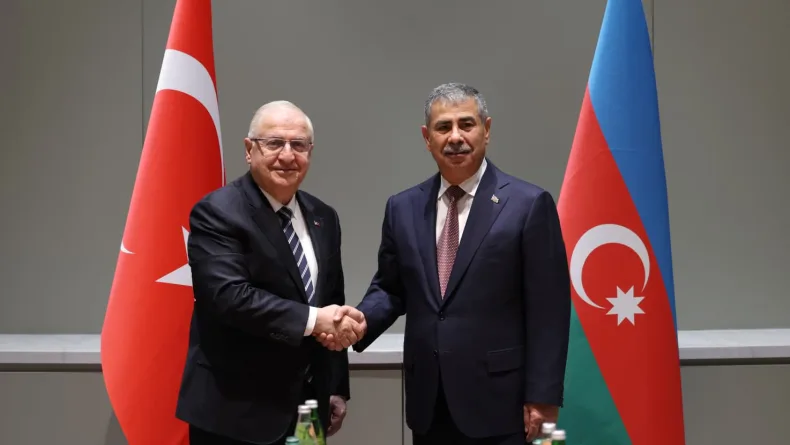Bakan Güler, Azerbaycan Savunma Bakanı Hasanov ile görüştü