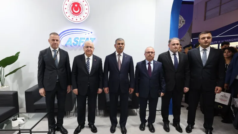 Bakan Güler, Azerbaycan Uluslararası Savunma Fuarı’nı ziyaret etti