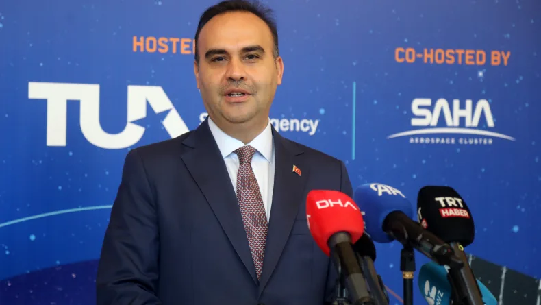 Bakan Kacır: 2027'nin ilk aylarında Ay uzay aracımızı Ay'a göndereceğiz