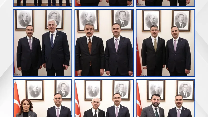 Bakan Kacır, milletvekilleriyle bir araya geldi