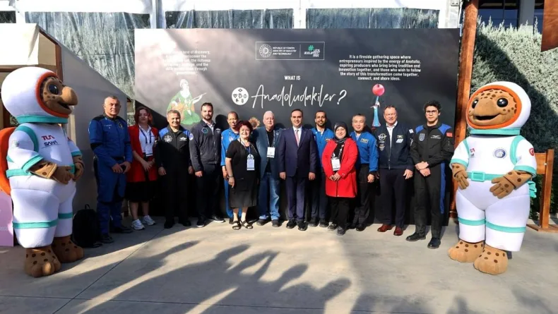 Bakan Kacır, yabancı astronotlara Türk geleneklerini anlattı