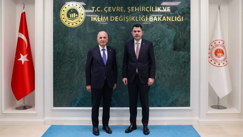 Bakan Kurum, Ümraniye Belediye Başkanı Yıldırım'ı kabul etti