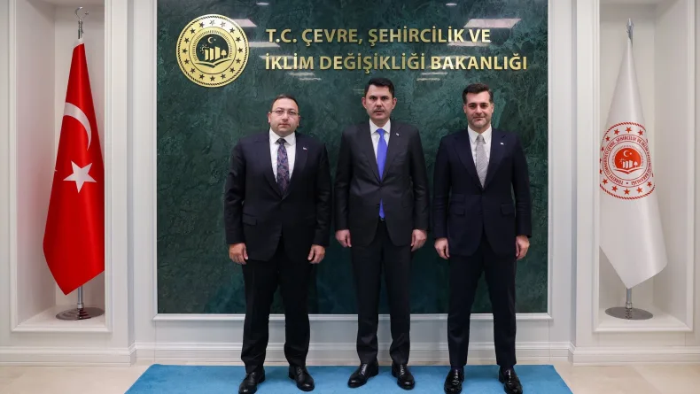 Bakan Kurum, Üsküdar Belediye Başkan Vekili Gültekin'i kabul etti