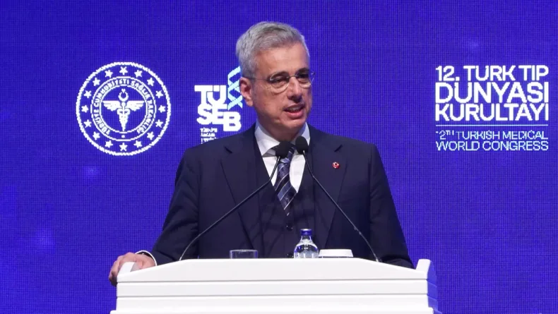 Bakan Memişoğlu: Yenilikçi tedavilerin daha fazla insanın hayatına dokunması için çalışıyoruz