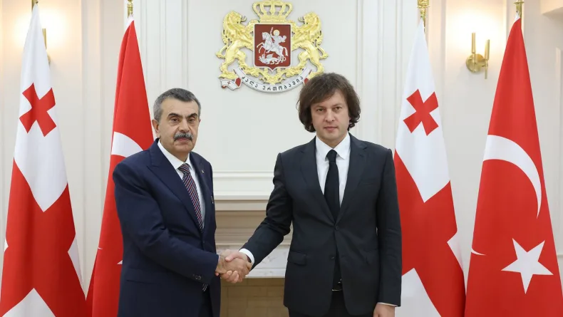 Bakan Tekin, Gürcistan Başbakanı Kobakhidze ile görüştü