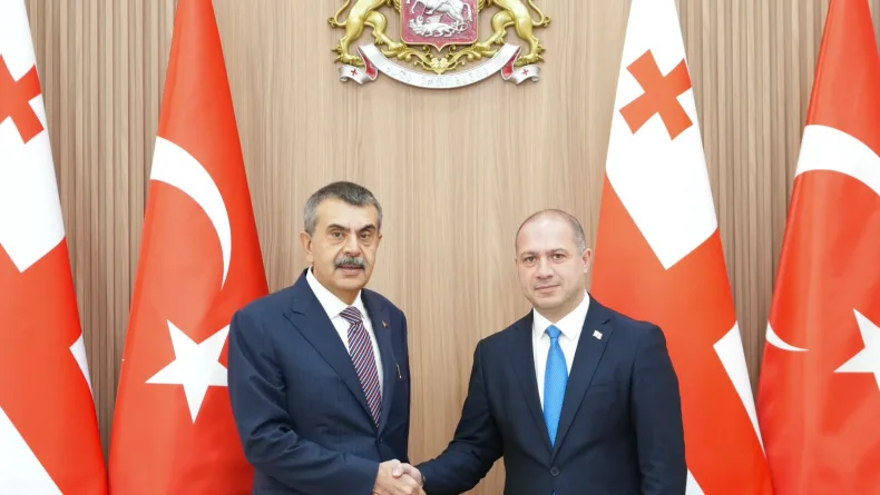 Bakan Tekin, Gürcistan Eğitim, Bilim ve Gençlik Bakanı Mikanadze ile görüştü