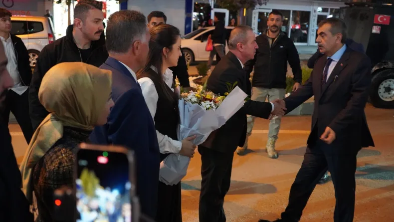 Bakan Tekin: OECD ülkeleri arasında parmakla gösterilecek durumdayız (2)