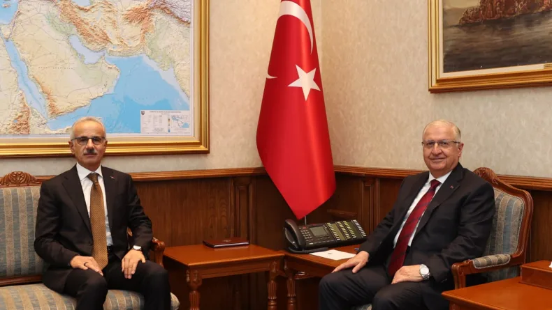 Bakan Uraloğlu Bakan Güler'i ziyaret etti