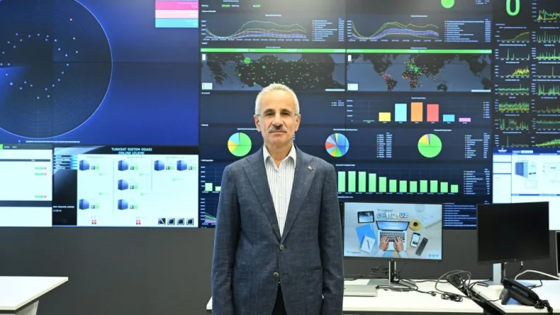 Bakan Uraloğlu: Genişbant internet abone sayımız 100,8 milyona ulaştı