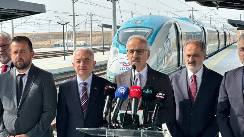 Bakan Uraloğlu: Halkalı-Kapıkule yolcu seyahat süresi 4 saatten 1,5 saate düşecek