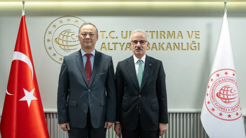 Bakan Uraloğlu, Kırgızistan’ın Ankara Büyükelçisi Kazakbaev ile bir araya geldi