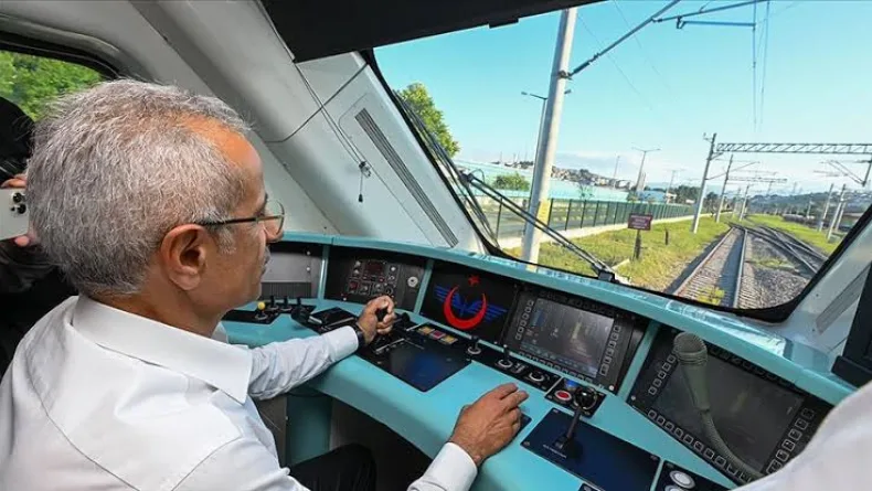 Bakan Uraloğlu: Marmaray 13 yılda 1,6 milyar yolcu taşıdı