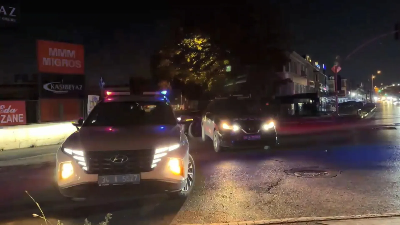 Bakırköy'de otomobile çarpan motosikletin sürücüsü öldü