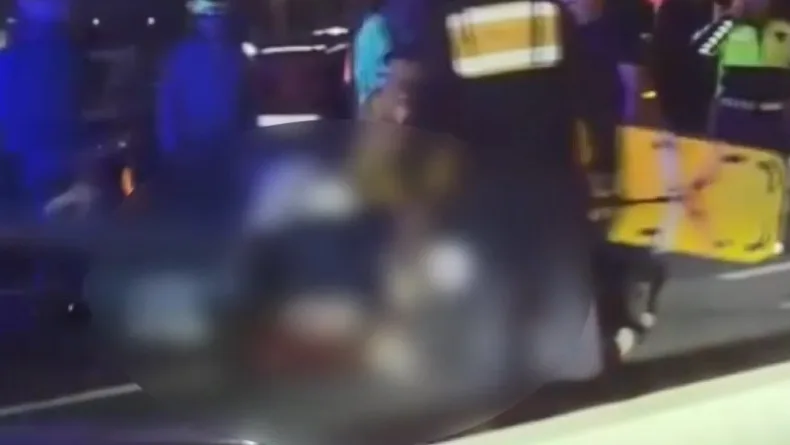 Bakırköy'de otomobile çarpan motosikletin sürücüsü öldü
