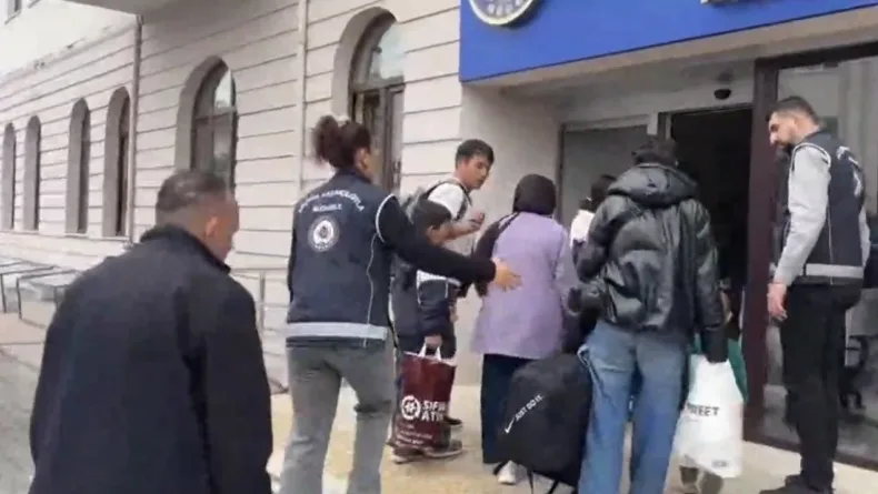 Balıkesir’de göçmen kaçakçılığı operasyonu: 29 kişi yakalandı