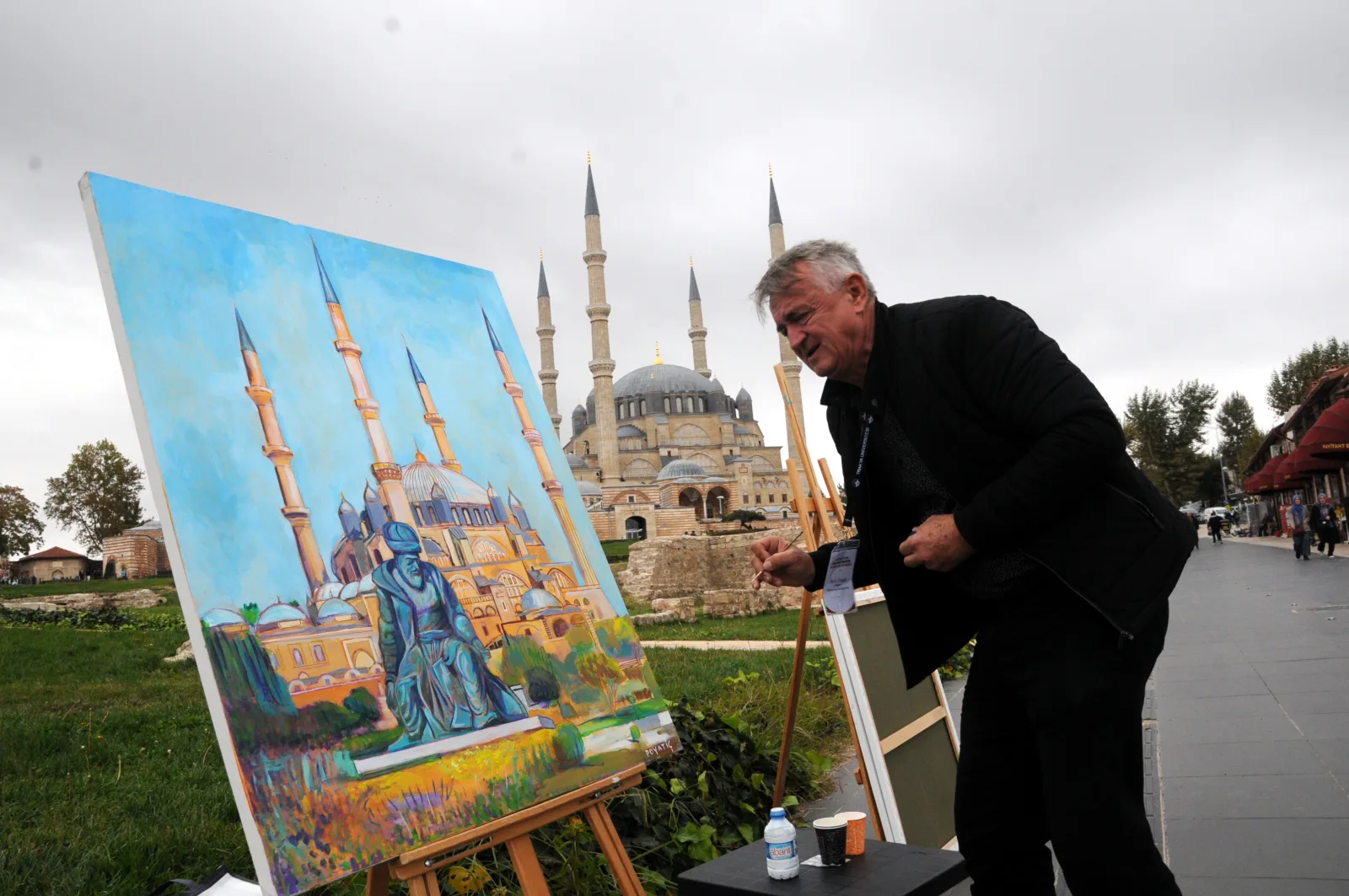 Balkan ülkelerinden 24 ressam, Selimiye Camisi’ni tuvallerine taşıdı