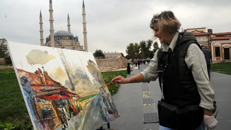 Balkan ülkelerinden 24 ressam, Selimiye Camisi’ni tuvallerine taşıdı