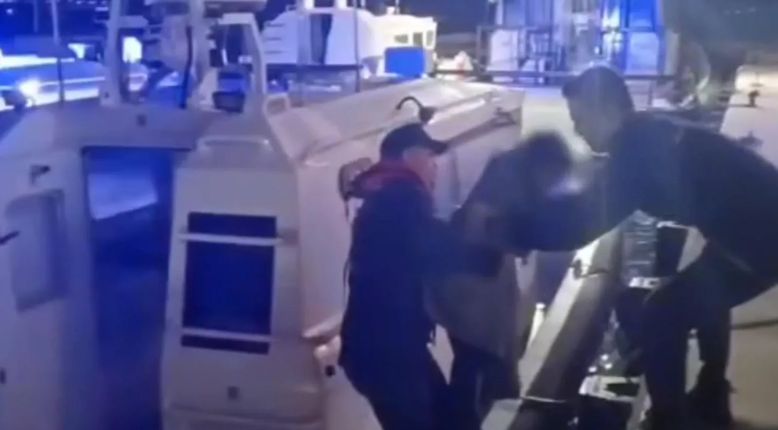 Batan teknedeki kayıp doktorun cansız bedeni bulundu (2)