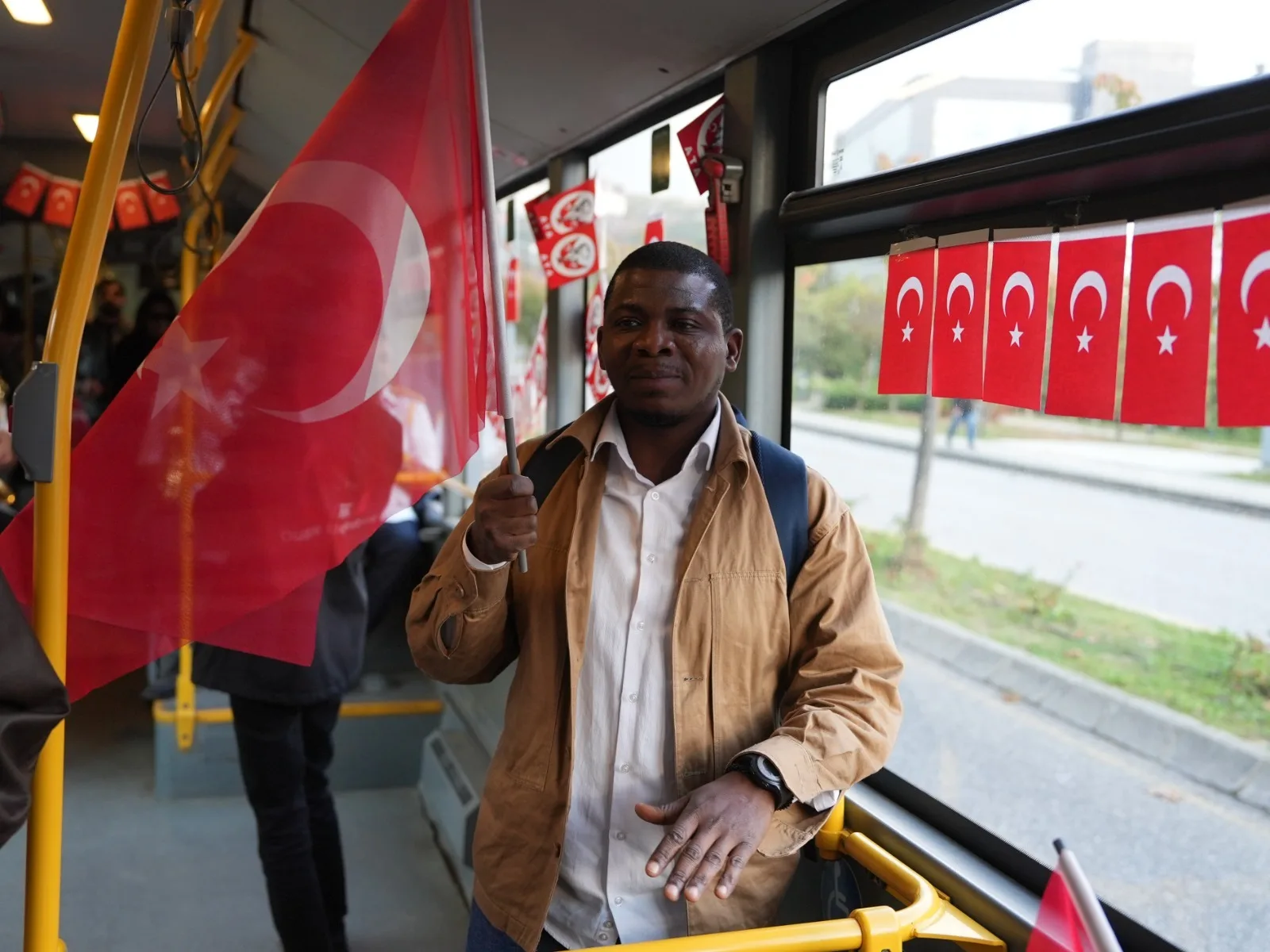 Belediye otobüsünde bando sürprizi