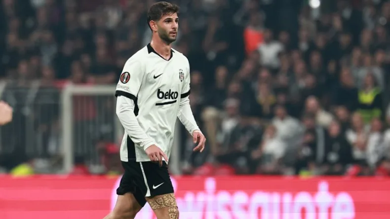 Beşiktaş’ta Ümit Akdağ’ın sağ eline kırık tespit edildi