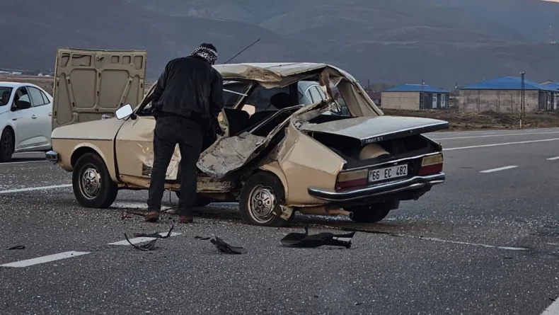 Bingöl'de otomobil ile çarpışan motosikletin sürücüsü ağır yaralandı