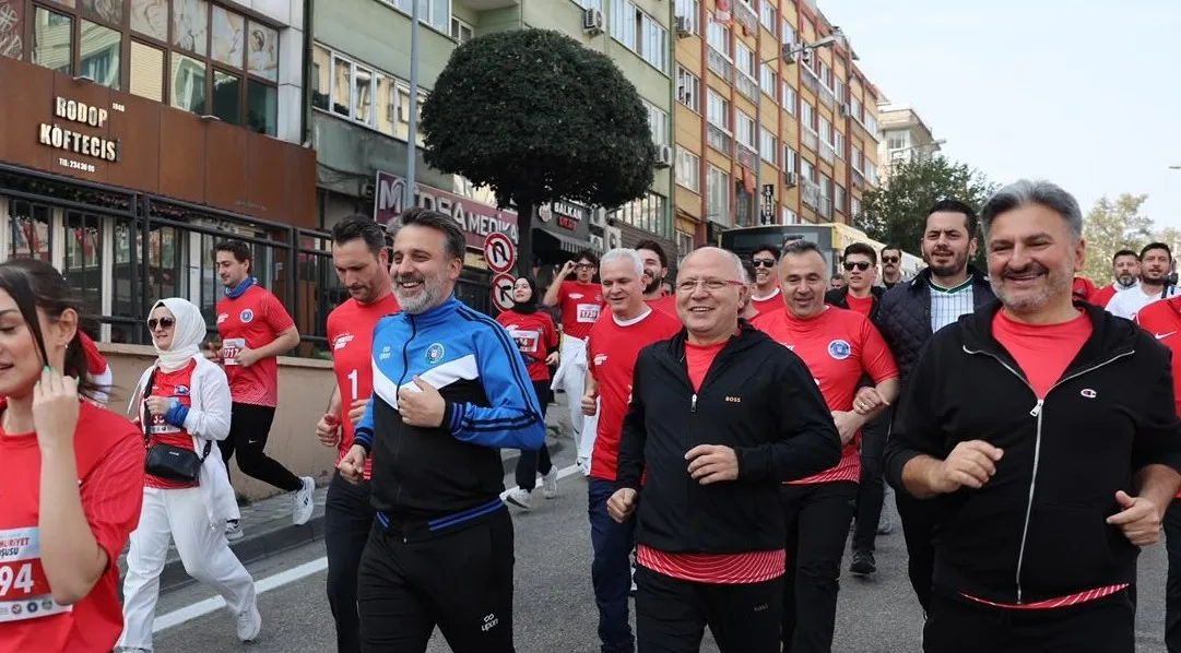 Binlerce Bursalı Cumhuriyet için koştu