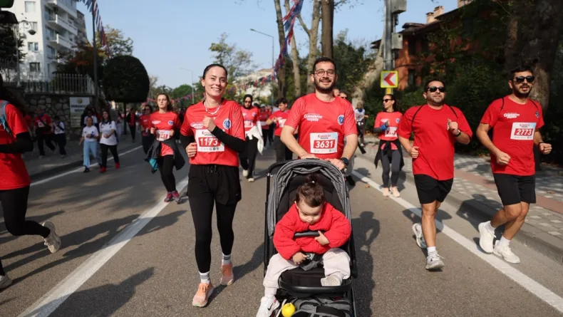 Binlerce Bursalı Cumhuriyet için koştu
