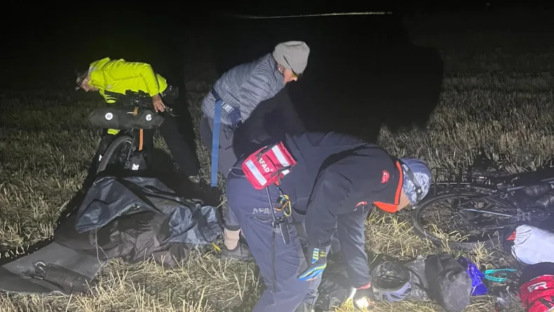 Bisikletleriyle gezerken yolunu kaybeden 2 turisti jandarma ve AFAD buldu