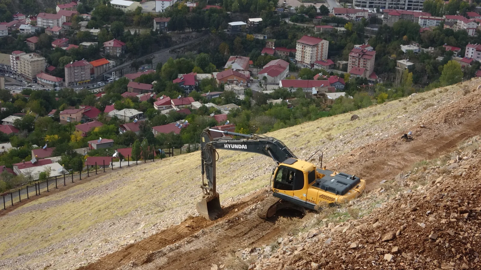 Bitlis’te çığ riskine karşı 1270 metrelik kar perdesi yapılacak