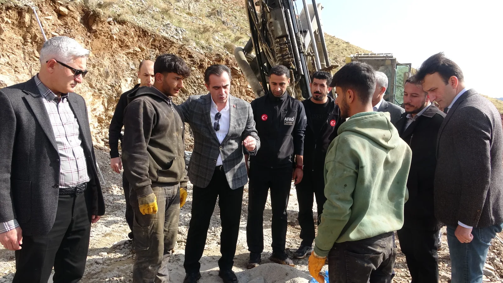 Bitlis’te çığ riskine karşı 1270 metrelik kar perdesi yapılacak