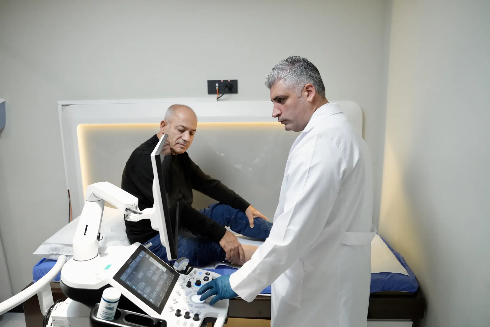 Böbrekleri koruyarak bacak damarlarındaki tıkanıklığı açtılar