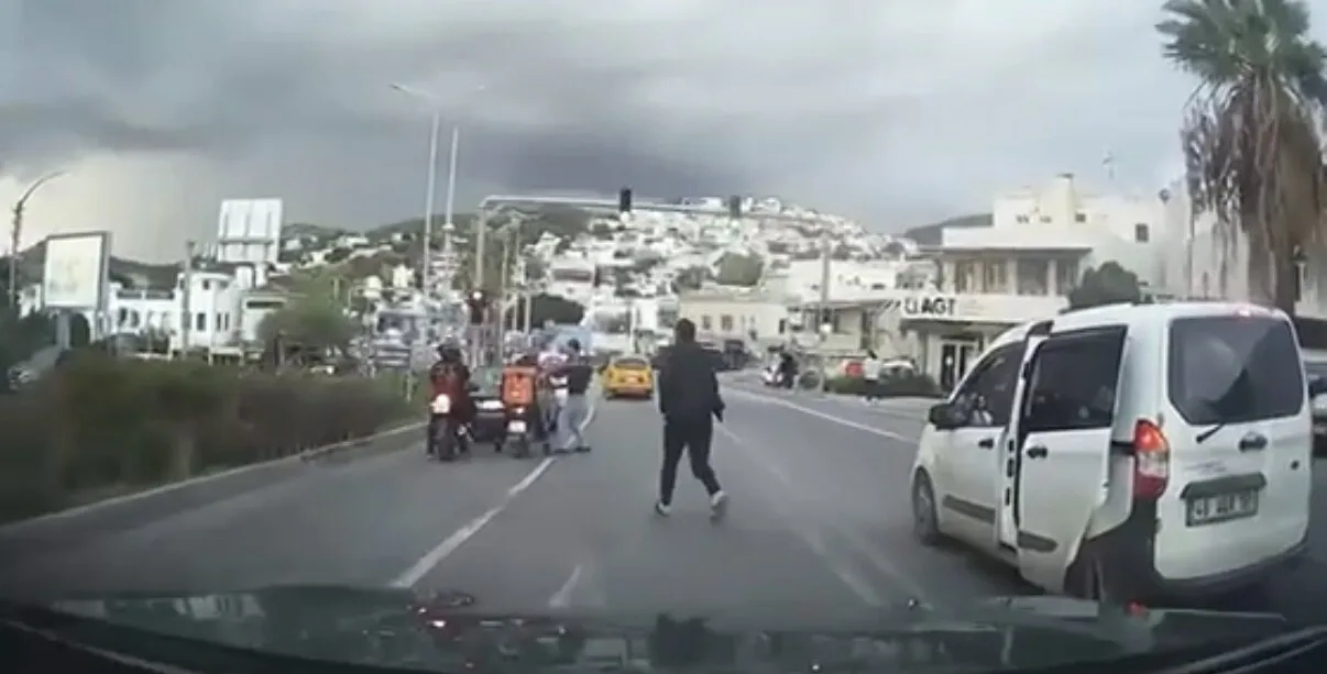 Bodrum’da trafikte kuryeye saldıran 2 kişiye 360 bin lira ceza