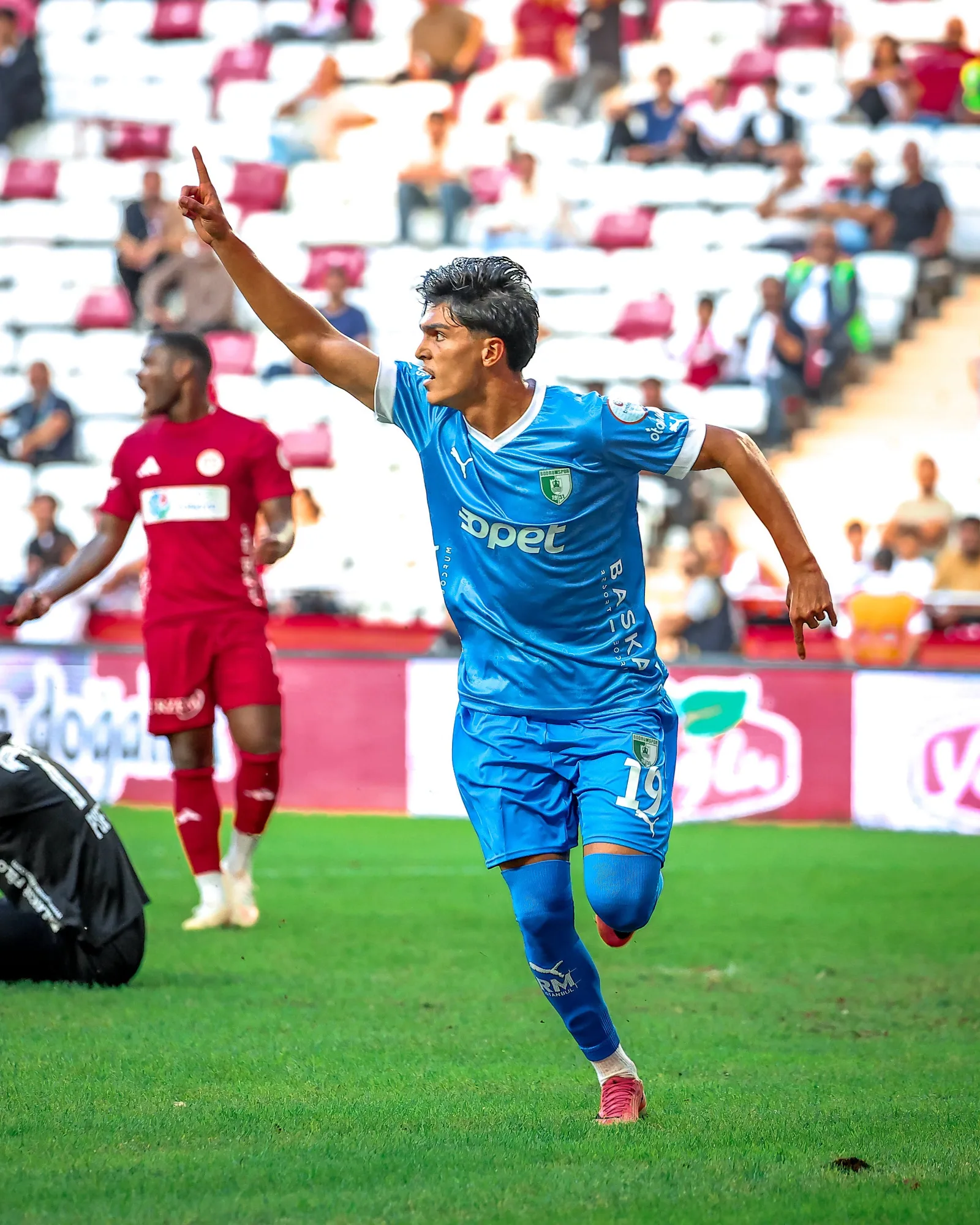 Bodrum FK sol şeritte