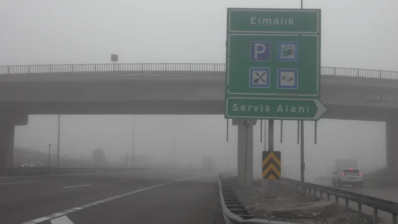 Bolu Dağı geçişinde sis etkili oldu