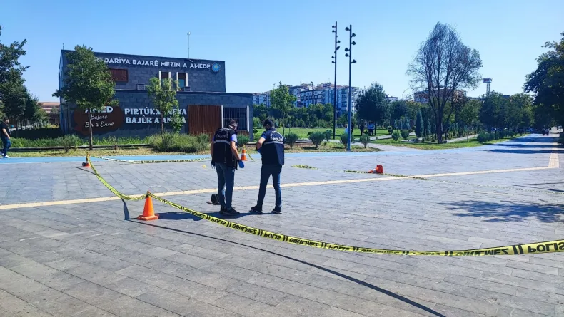 Boşandığı kadını tabancayla öldüren şüpheli, yakalanacağını anlayınca intihar etti- Yeniden