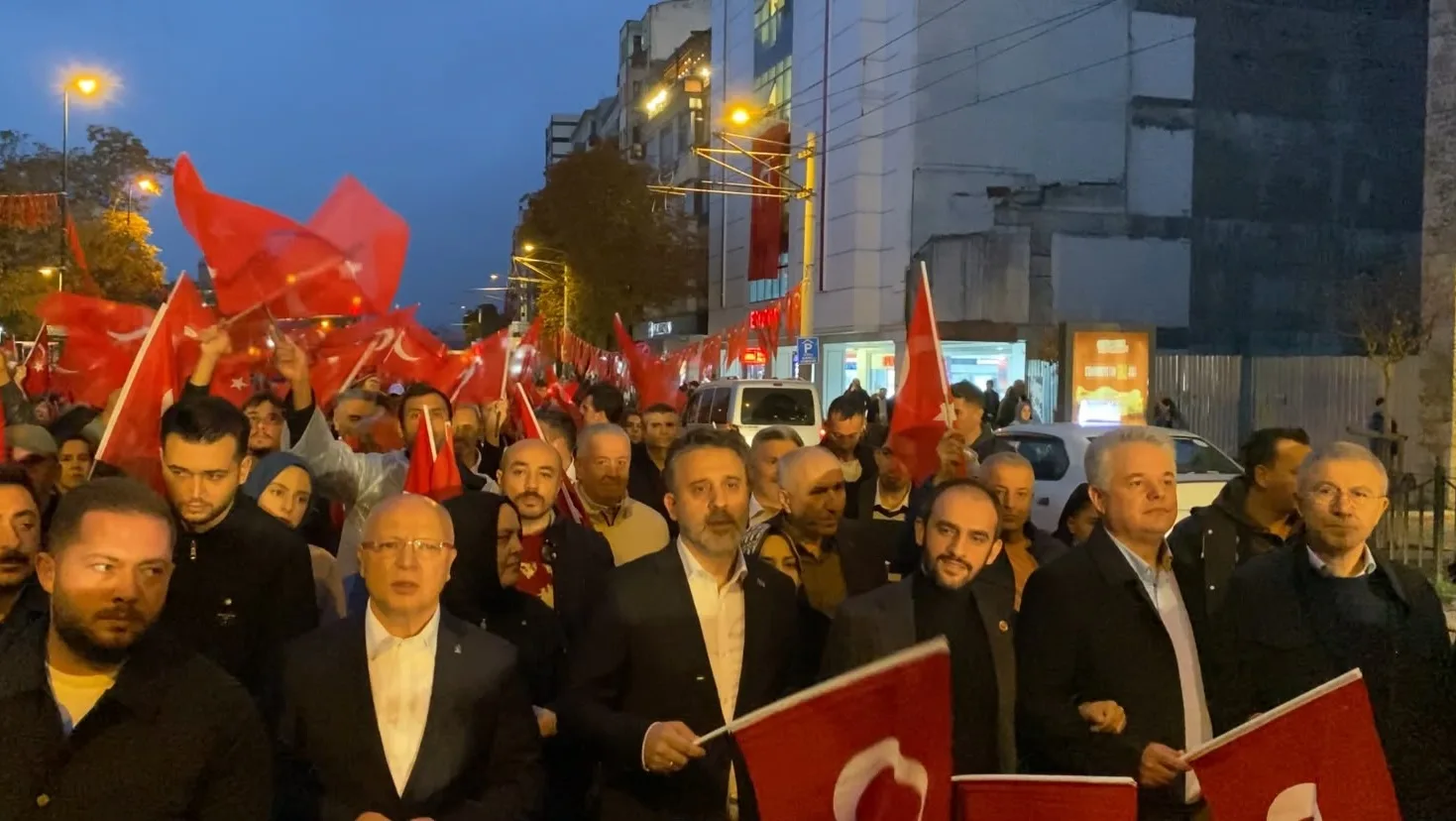 Bursa’da 29 Ekim Cumhuriyet Bayramı kutlamaları Berkay konseriyle sona erdi
