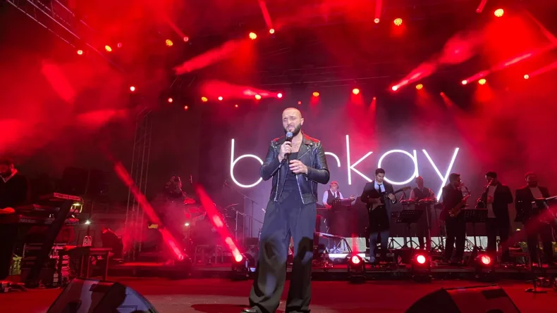 Bursa’da 29 Ekim Cumhuriyet Bayramı kutlamaları Berkay konseriyle sona erdi