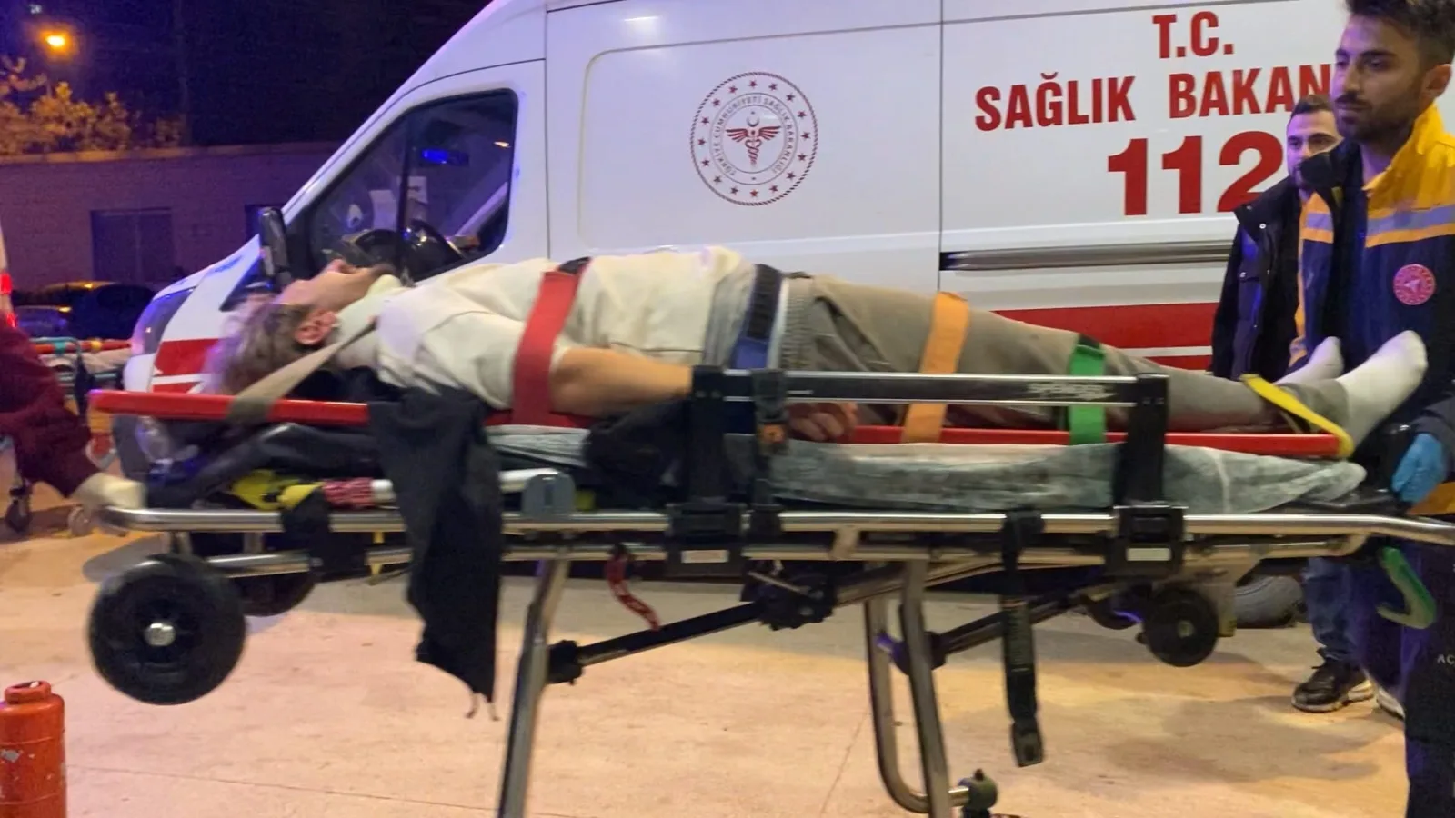 Bursa'da domates yüklü kamyonet TIR'la çarpıştı: 2 ağır yaralı