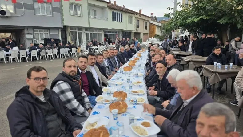 Bursa'da düzenlenen pilav etkinliğinde 100 kişi rahatsızlandı