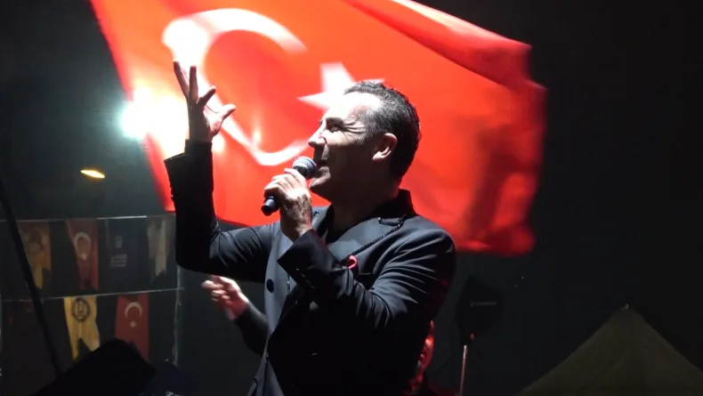 Bursa’da Ferhat Göçer’den Cumhuriyet Bayramı konseri