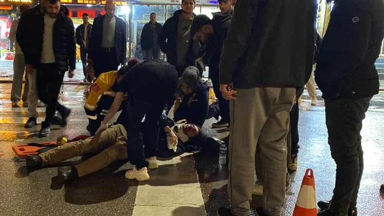 Bursa'da motosiklet yaya çarptı: 2 yaralı