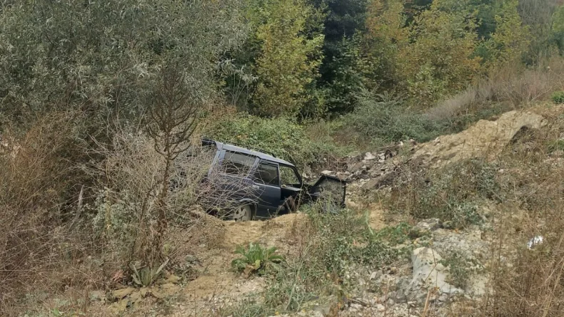 Bursa’da otomobil şarampole uçtu: 2 yaralı