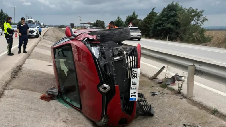 Bursa'da otomobil yol kenarındaki kanala düştü : 1 yaralı