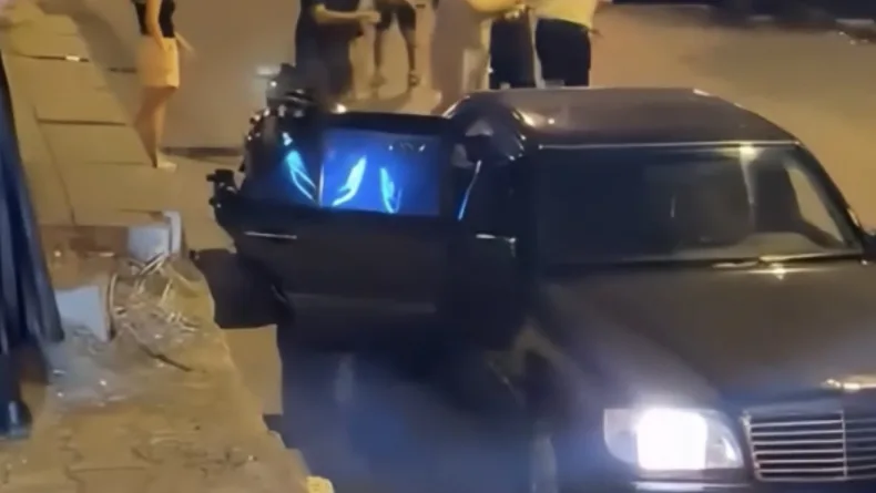 Büyükçekmece’de trafik kavgası: Küfür edince tekme yumruk birbirlerine girdiler