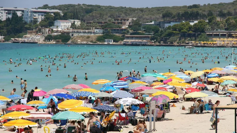 Çeşme'de tesislerde doluluk yüzde 90'ı aştı, hedef kış sezonunu canlandırmak