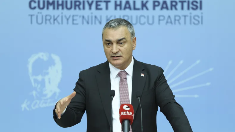CHP’li Sarı: Cemil Tugay’a kefil olanlar özür dilemelidir