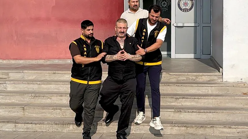 Cinayetten yargılanırken sanal medya ünlüsü olmak için farklı isimle videolar çekmiş