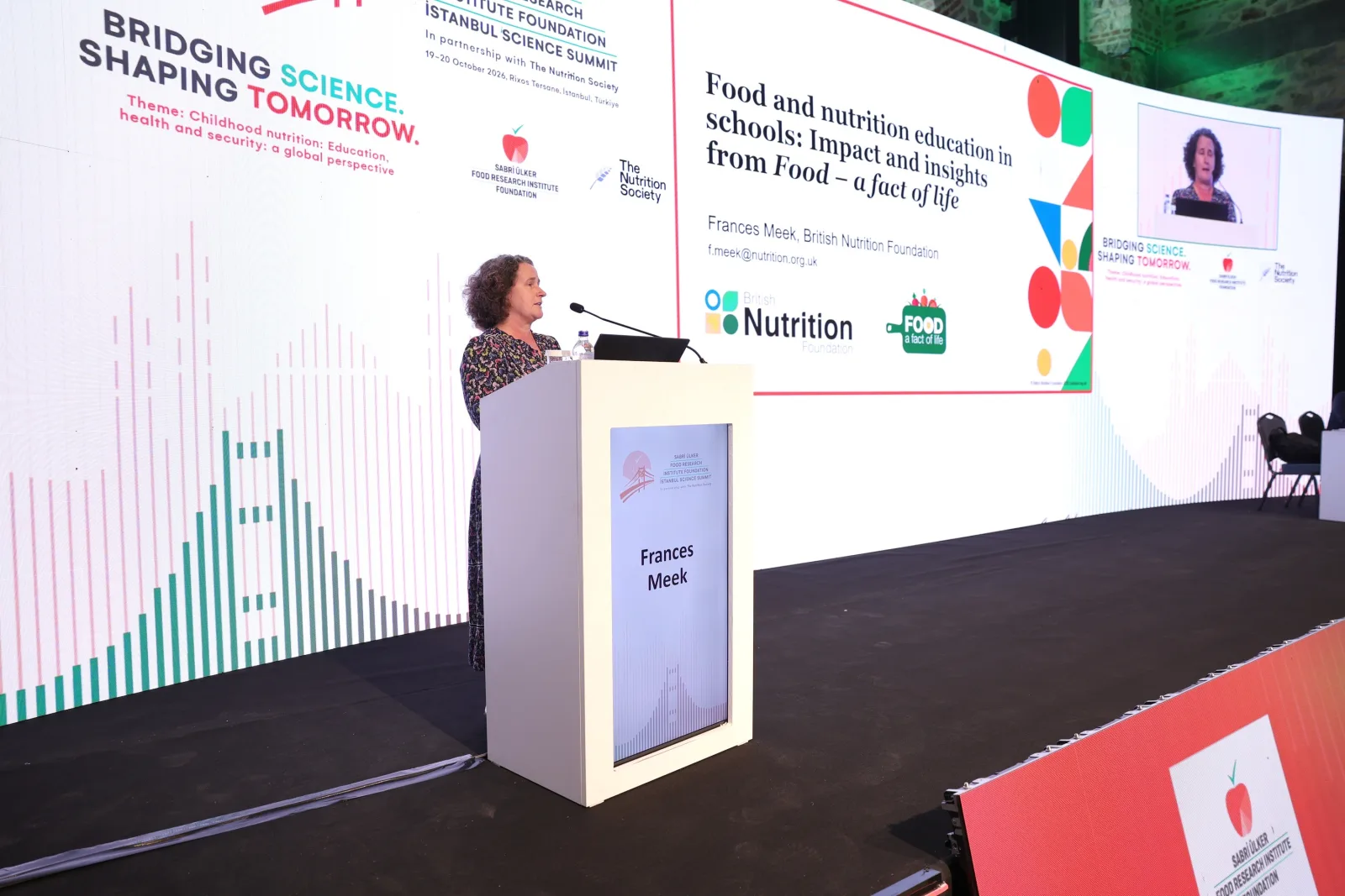 Çocukların sağlıklı gelişimi için küresel beslenme yaklaşımları İstanbul’da konuşuldu